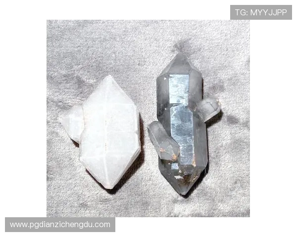 在PG宝石配对网站上学习宝石搭配知识，享受专业指导，打造完美的宝石配对方案